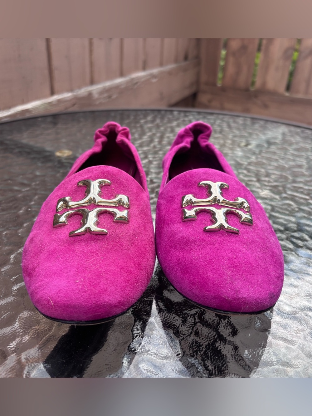 ❗️LIKE NEW❗️Tory Burch Fuchsia Suede Loafers with Gold Logo